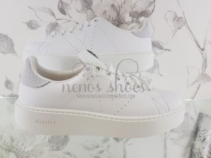 Deportivas Victoria blancas plataforma 2