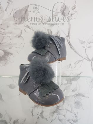 Botita Landos tapeta pompom