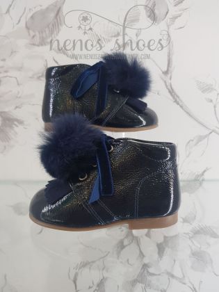 Botita Landos tapeta pompom