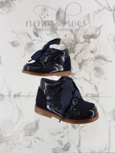 Botita Clarys charol y lazo 2