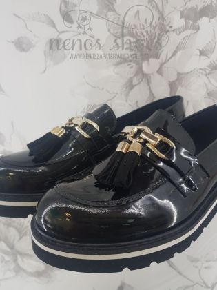 Mocasín Clarys borlas