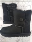 Bota UGG botón