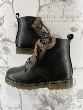 Bota Confetti tapeta print