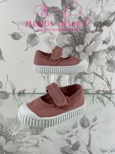 Merceditas Victoria puntera