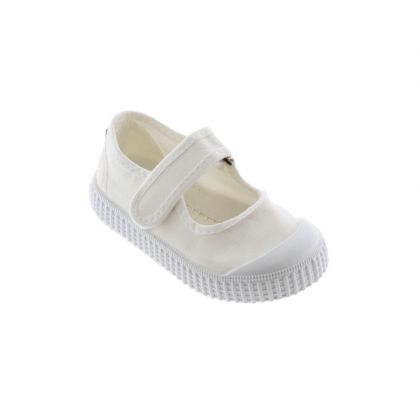 Merceditas Victoria puntera