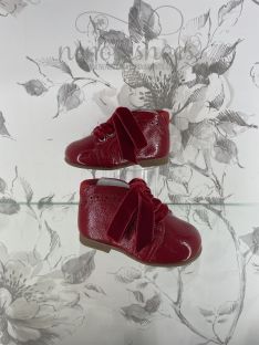 Botitas Landos charol rojo 2