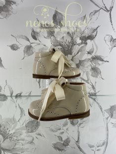 Botita Clarys charol tapeta