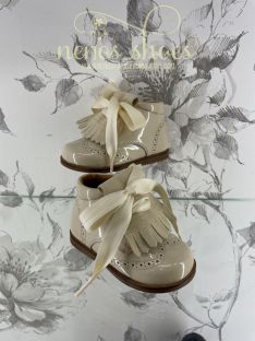 Botita Clarys charol tapeta 2