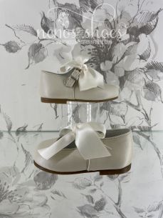 Merceditas Guxs ante lazo 2