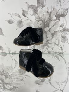 Botitas Landos charol lazo terciopelo 2