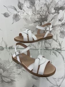 Sandalias Landos charol blanco
