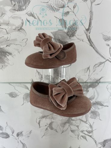 Mercedes Chuches lazo terciopelo