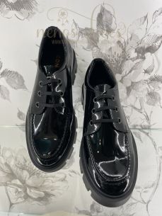 Blucher Confetti charol 2