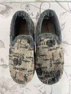 Zapatilla de casa Vulca-Bicha letras